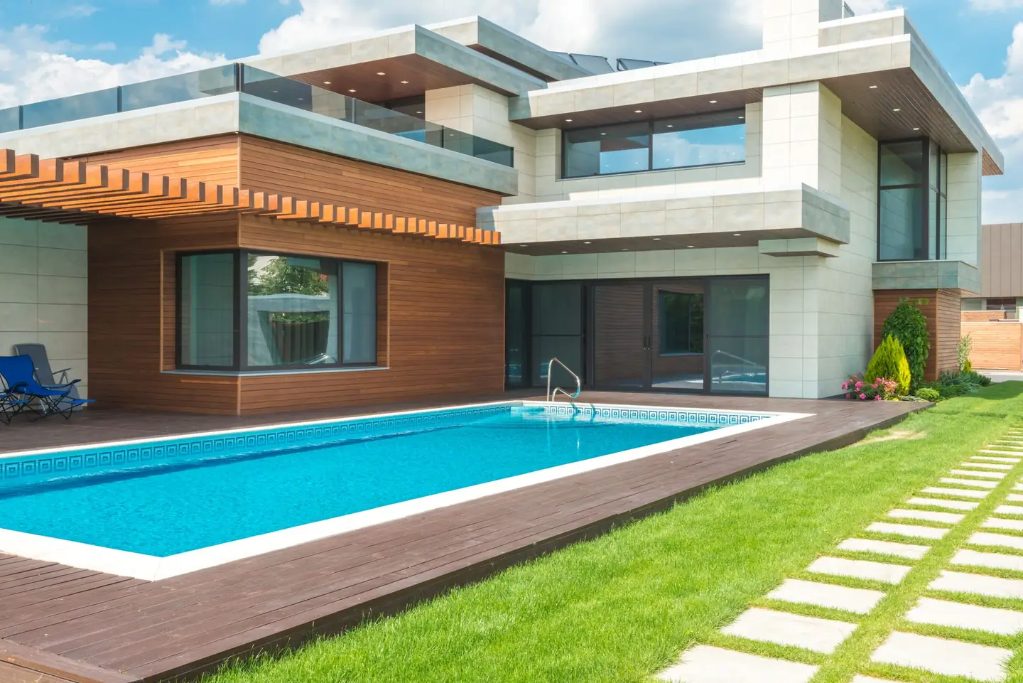 Swimming pool builders serving Albury, NSW